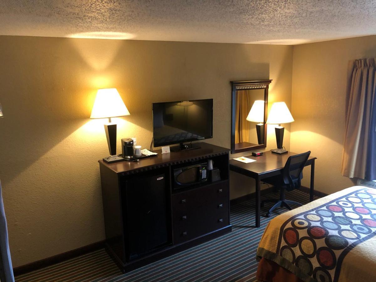 Super 8 By Wyndham Harrison Ar Motel Bagian luar foto