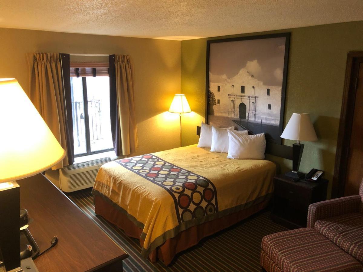 Super 8 By Wyndham Harrison Ar Motel Bagian luar foto